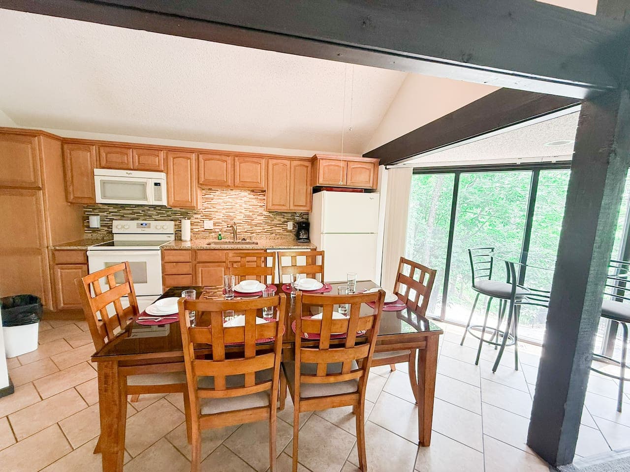 ideal for shared meals and lively discussions with family and friends alike. Effortless conversations while cooking and entertaining