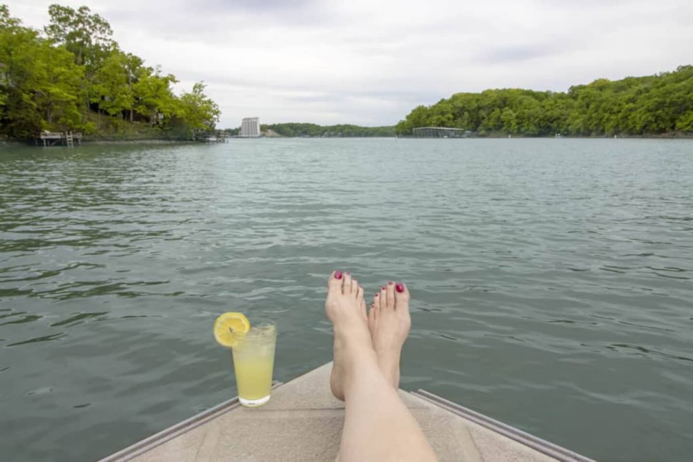 Escape to this tranquil lakefront retreat, offering the perfect spot for relaxing with a refreshing drink and enjoying the serene water views. This peaceful setting is ideal for unwinding, with opportunities for boating and enjoying the natural beaut