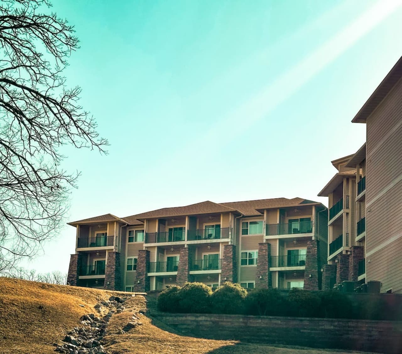 A peaceful and well-maintained building offering the perfect blend of luxury and tranquility.