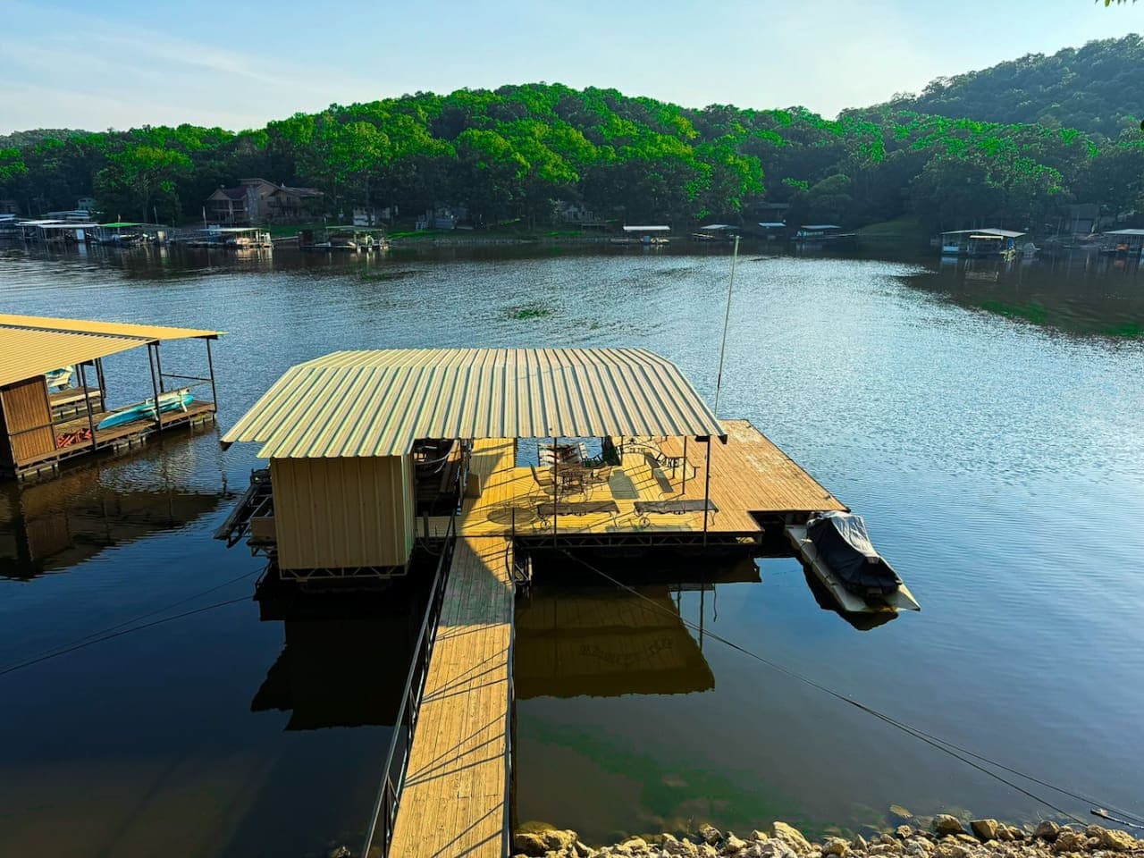 Your daily dose of lakefront serenity.