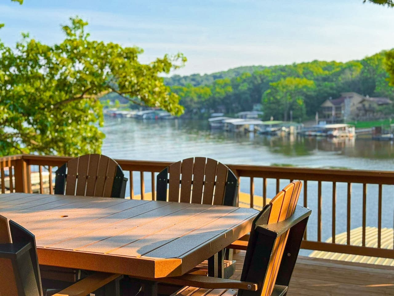 A front-row seat to serenity—this is your Patriotic Shores escape.