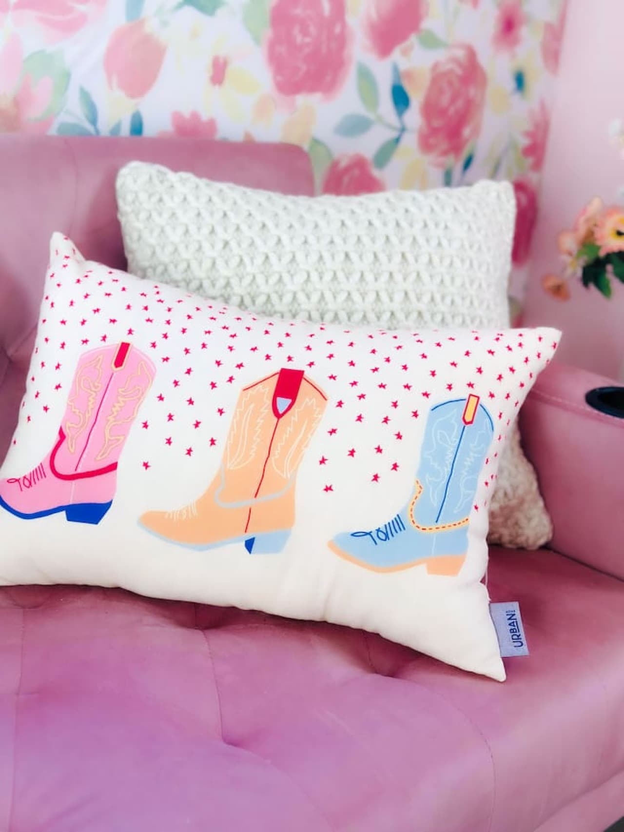 Relax in this stylish pink, cowgirl-inspired Airbnb with adorable western decor—perfect for girls’ trips, bachelorettes, and photo-ready weekend getaways near top attractions.