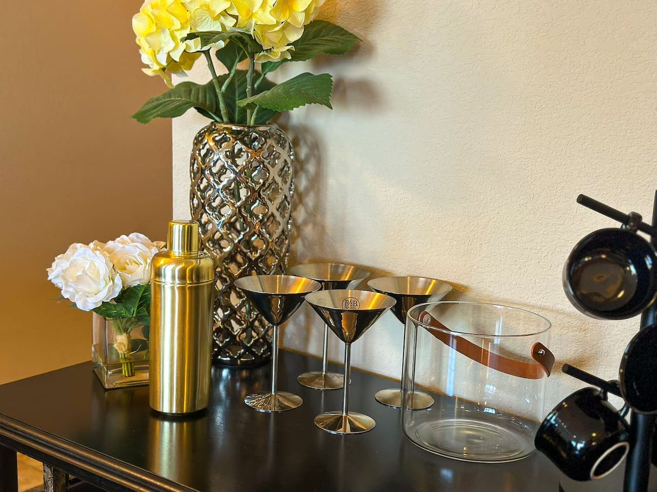 We've carefully curated the decor at Look Out on Lands End to make your stay feel luxurious and inviting.