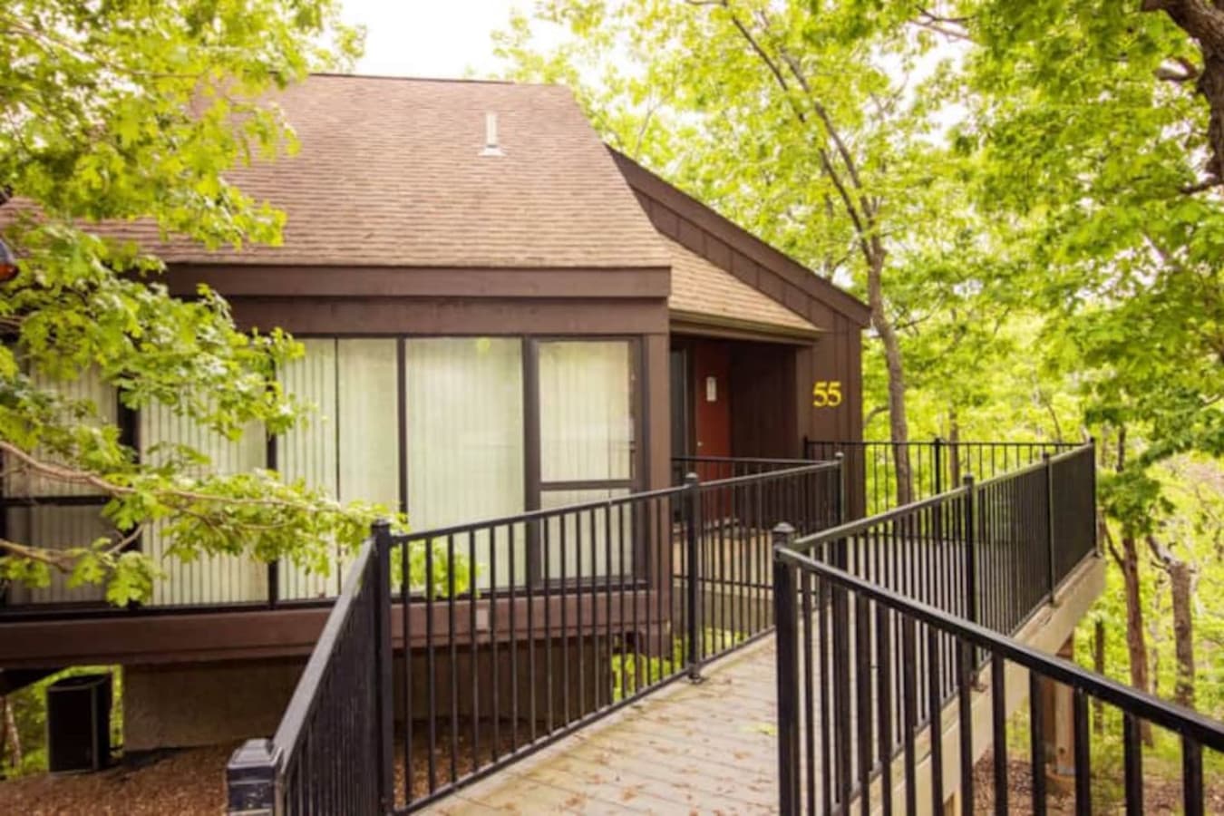 Welcome to Treetop Villa 55! Your charming lakeside retreat nestled in the heart of the Treetop Village Ozarks."