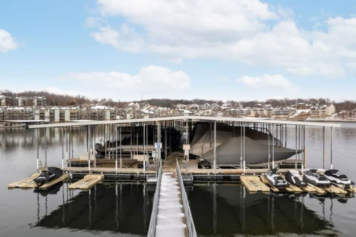 Conveniently dock your boat or rent jet skis for a fun day on the water at this well-equipped marina.
