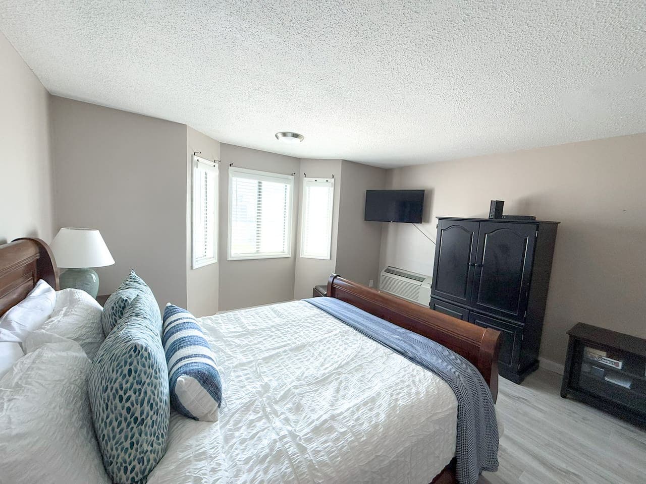 Sleep soundly, wake refreshed.