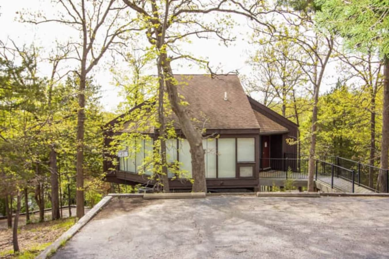 "Discover the unique charm of Treeloft Villa 101, nestled peacefully in the Treetop Village Ozarks. Your perfect natural escape awaits!"