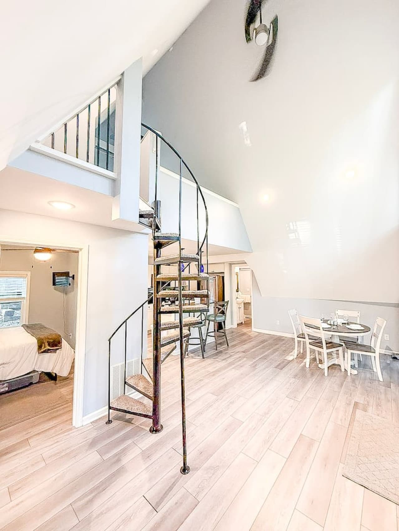 Spiral staircase to the upper level