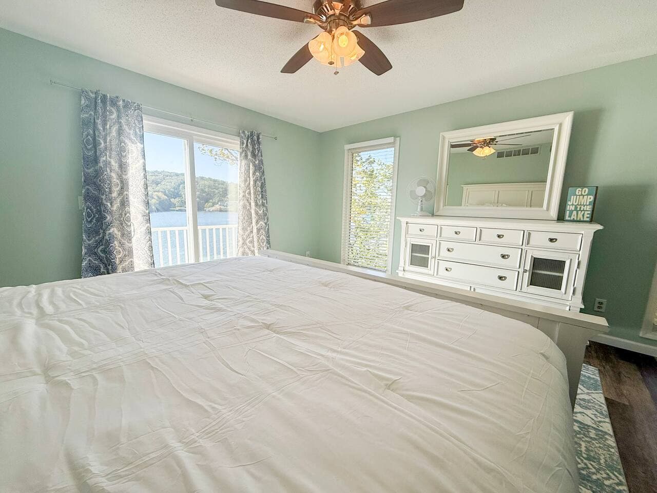Wake up to peaceful lake views.