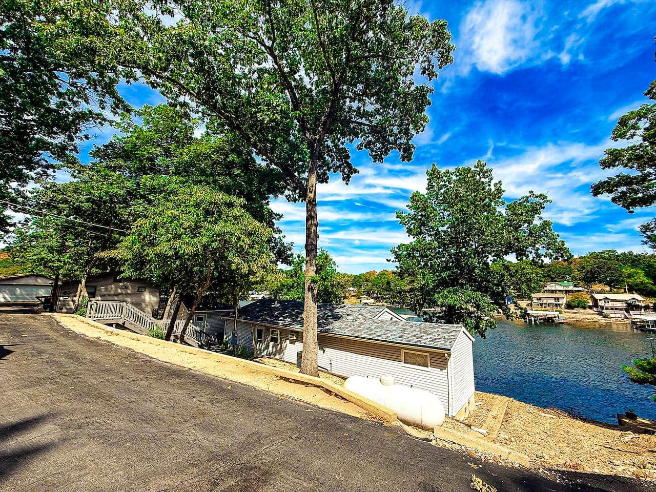 Private lakefront home near Paradise.