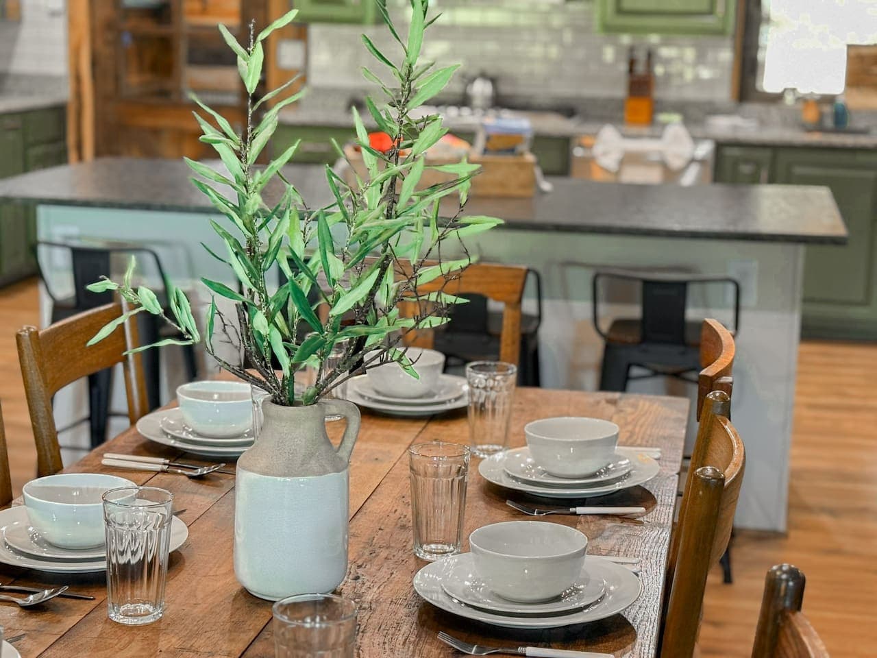 A warm, wood-accented space to enjoy a hearty breakfast before a day on the water.