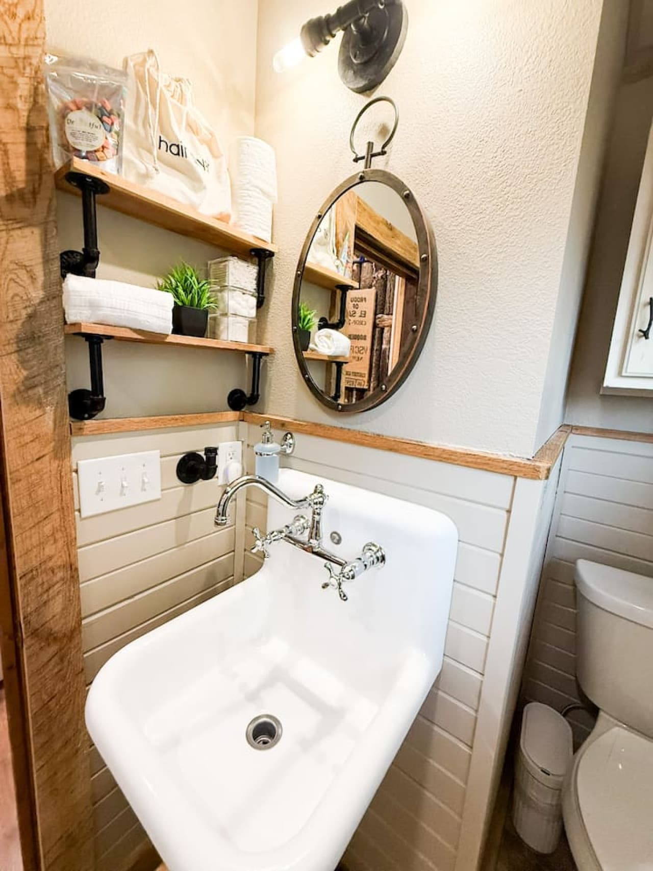 Soft towels, a clean space, and peaceful touches for your lake escape