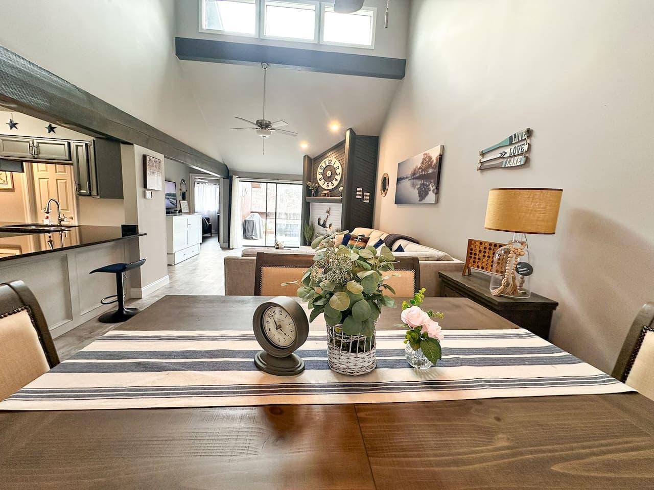 Open-concept kitchen and dining area, seamlessly blending functionality and style.
