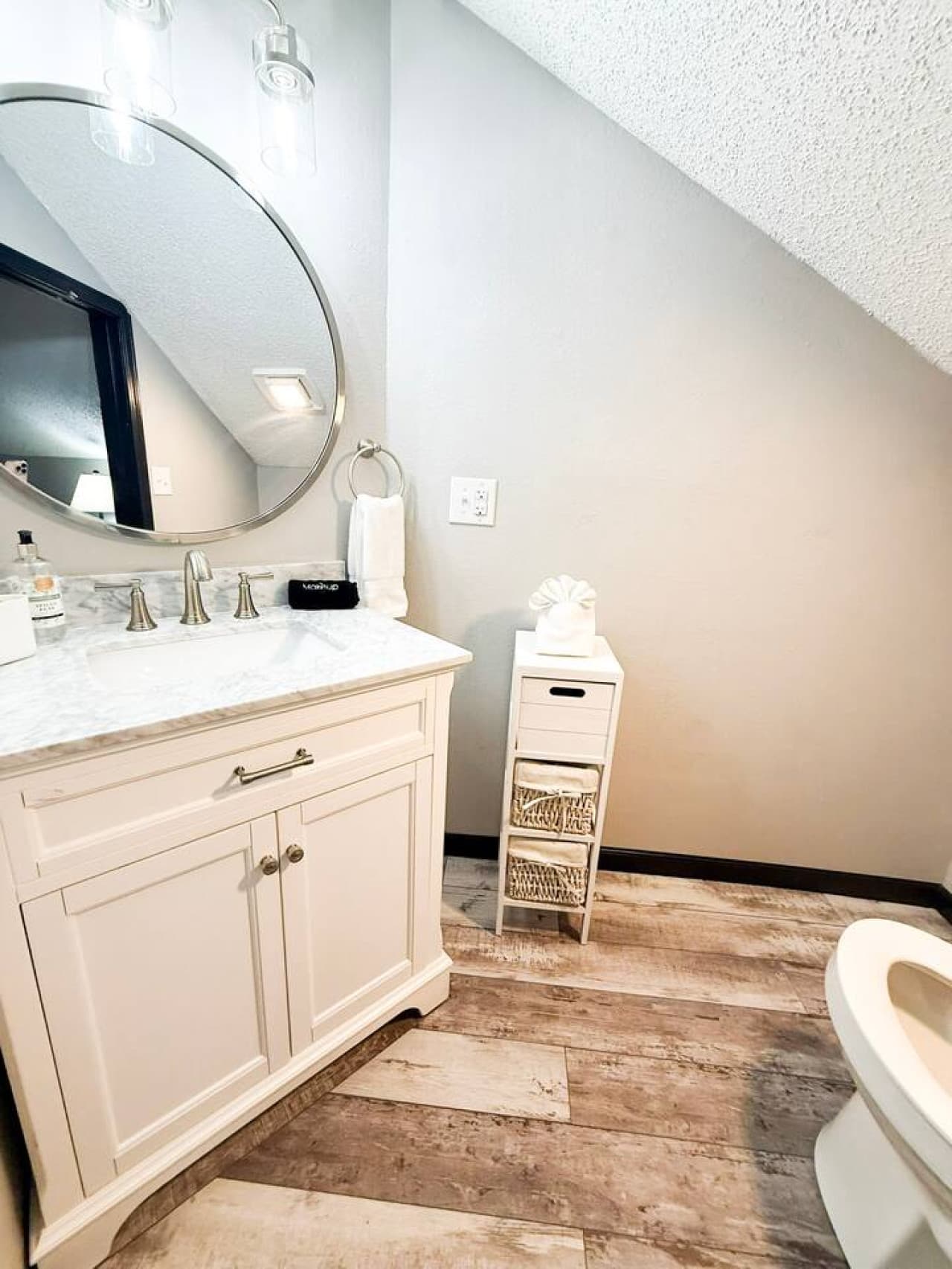 Clean, modern bathroom with fresh white finishes.