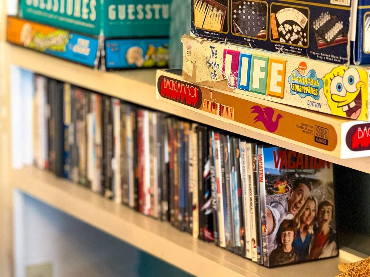Relax, play, and reconnect with games and movies included for your stay.
A comfortable Airbnb getaway perfect for families, friends, and weekend escapes.