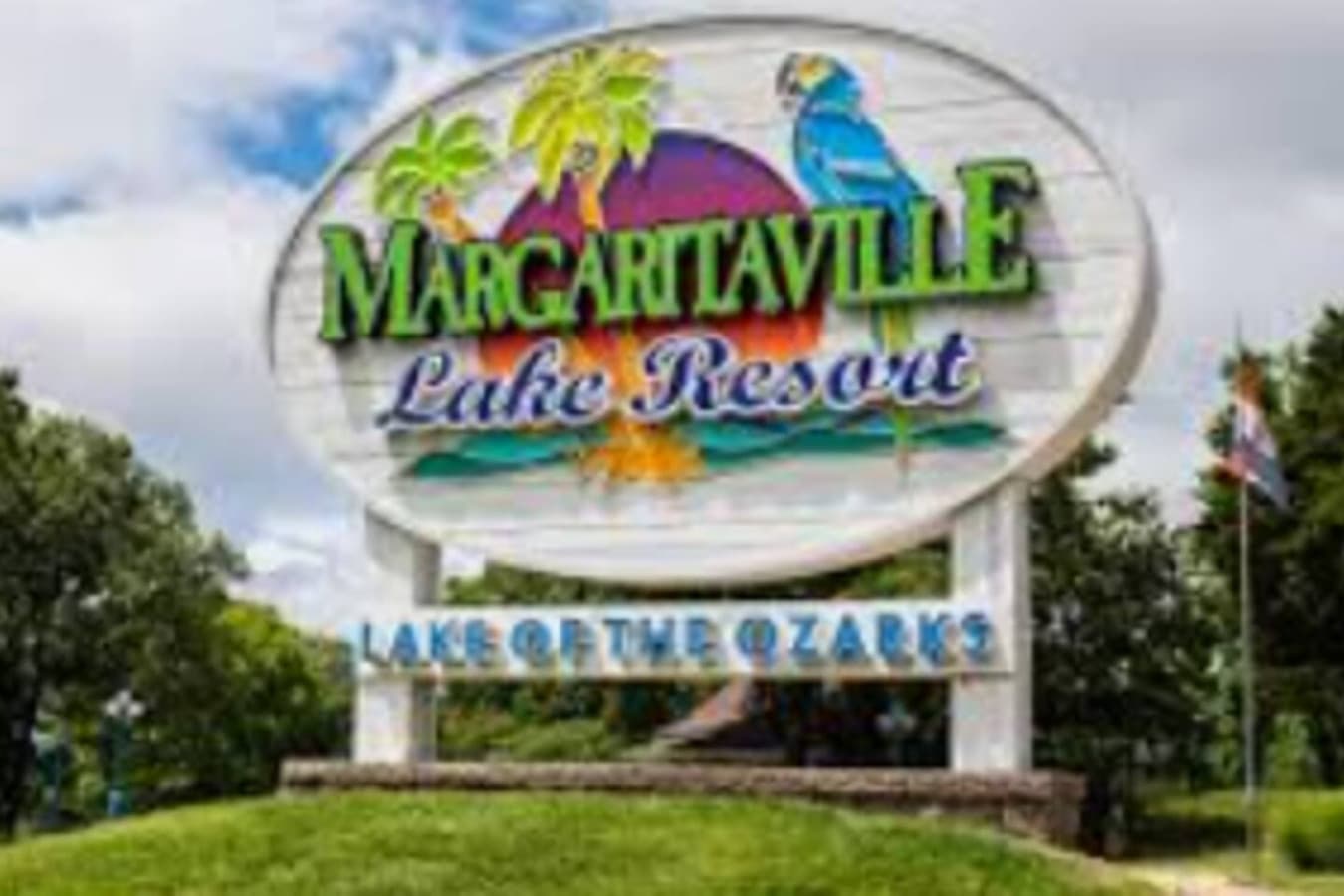 Stay just minutes from Margaritaville Lake Resort at Lake of the Ozarks—perfect for dining, entertainment, and lake fun.