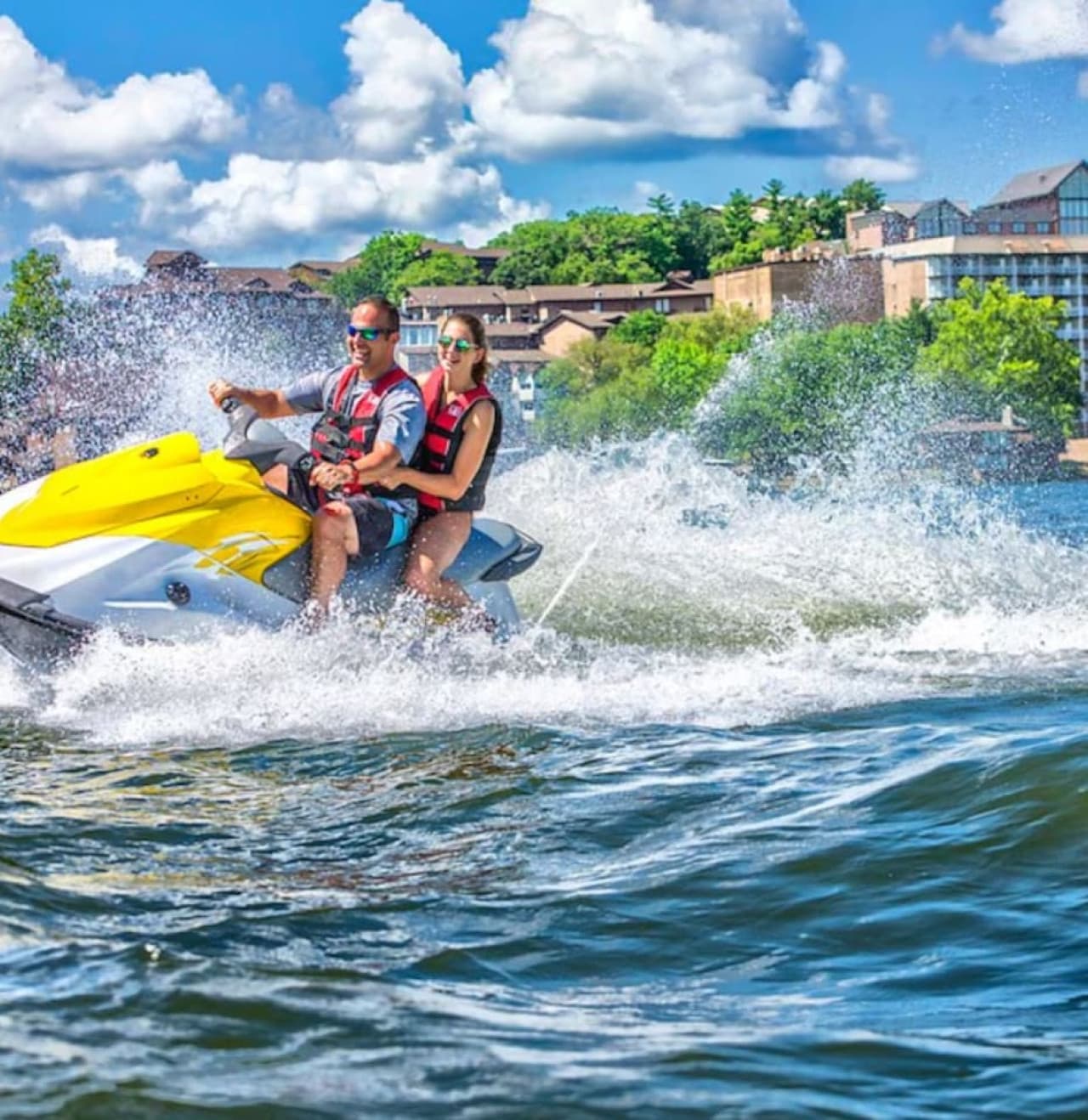Experience nonstop lake fun with boating, jet skiing, and water adventures just minutes away.