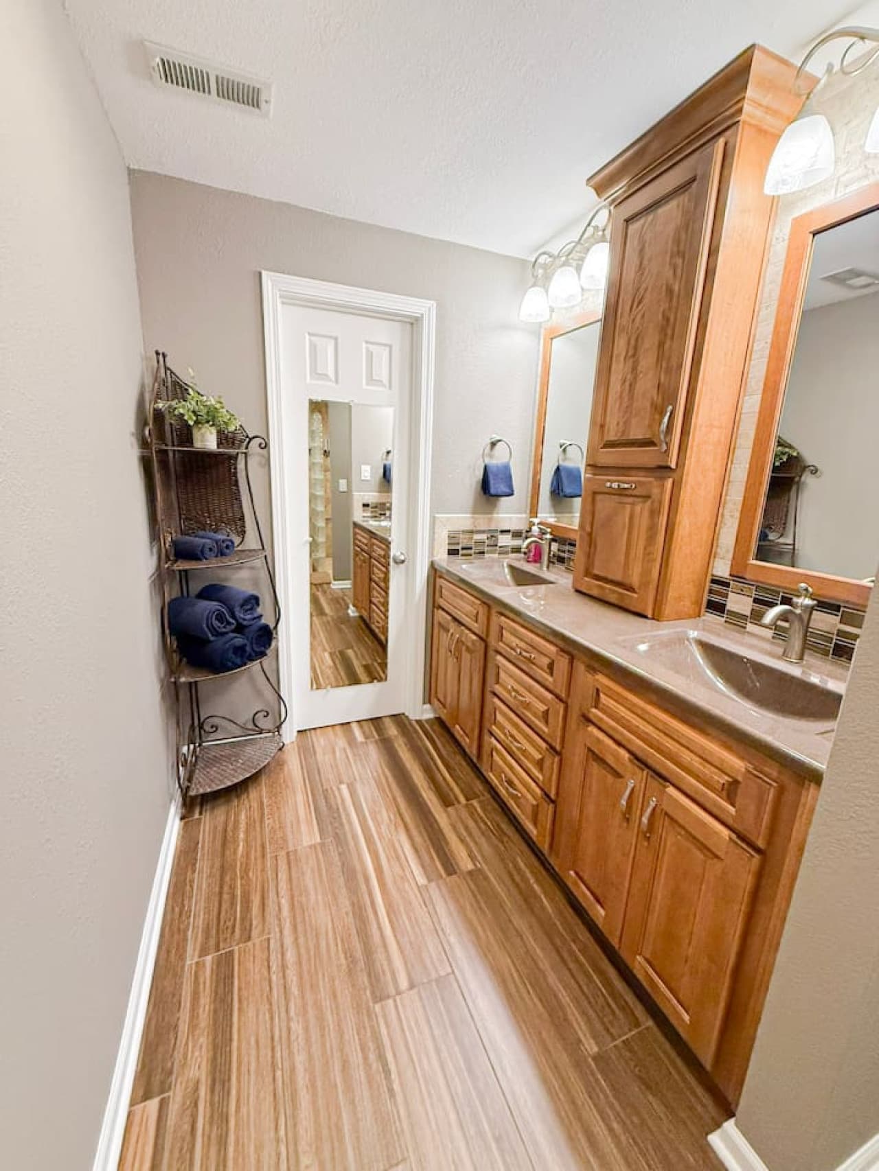 Modern bathroom with spacious vanity.
