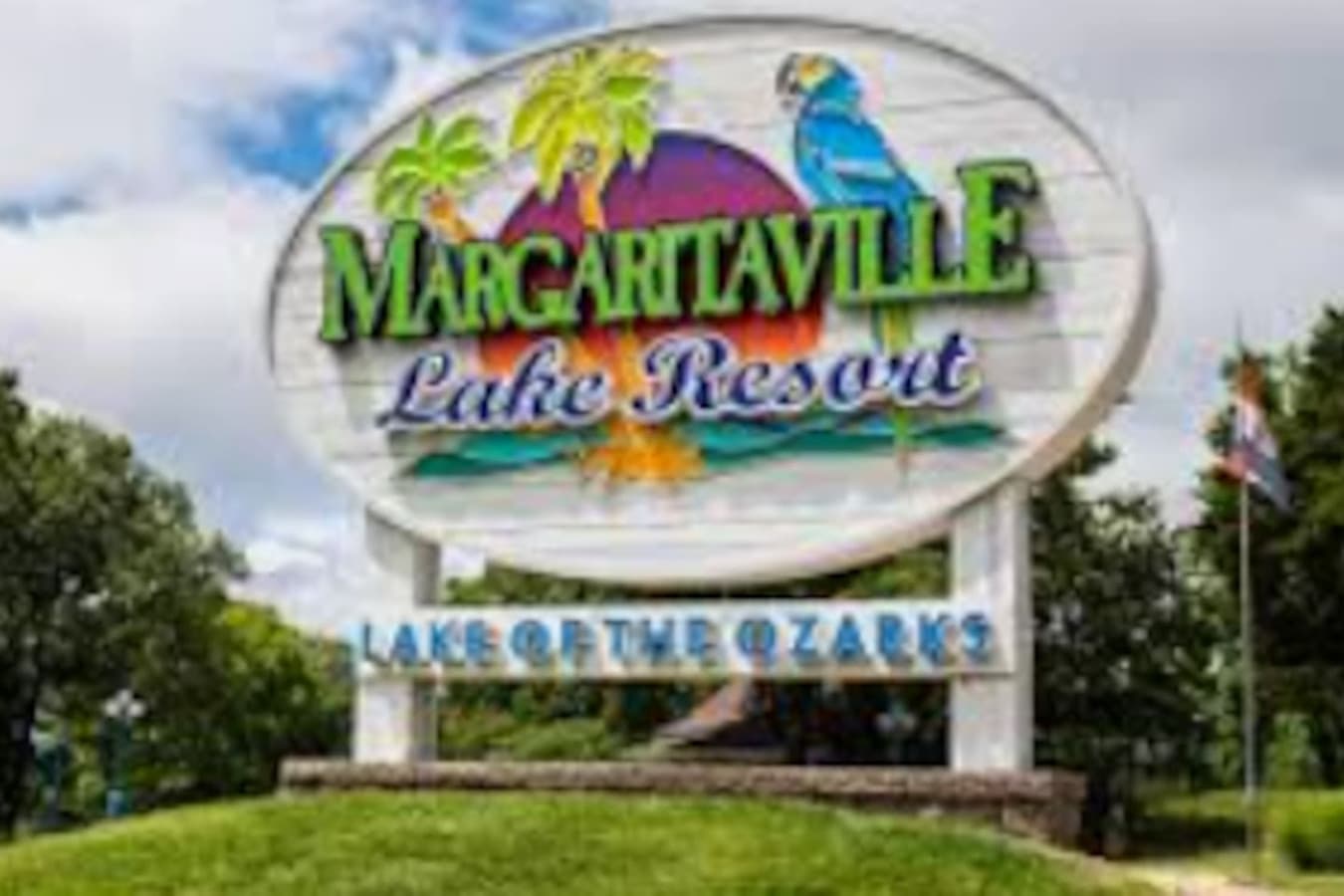 Stay minutes from Margaritaville Lake Resort at Lake of the Ozarks—home to dining, pools, entertainment, and lake fun.