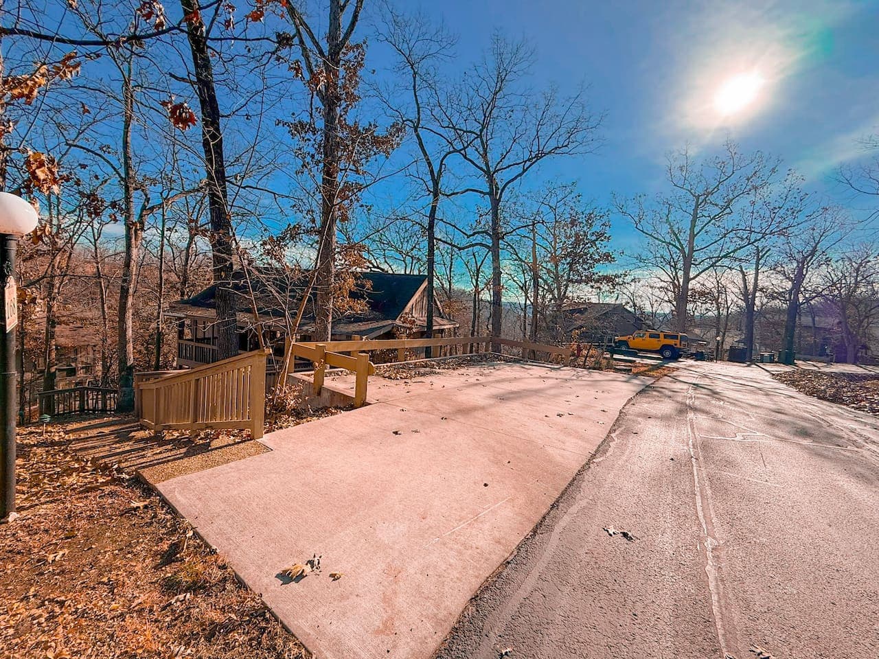 Pull right in and unwind—private parking makes your lake getaway effortless.
A comfortable Airbnb designed for convenience near Lake of the Ozarks fun.