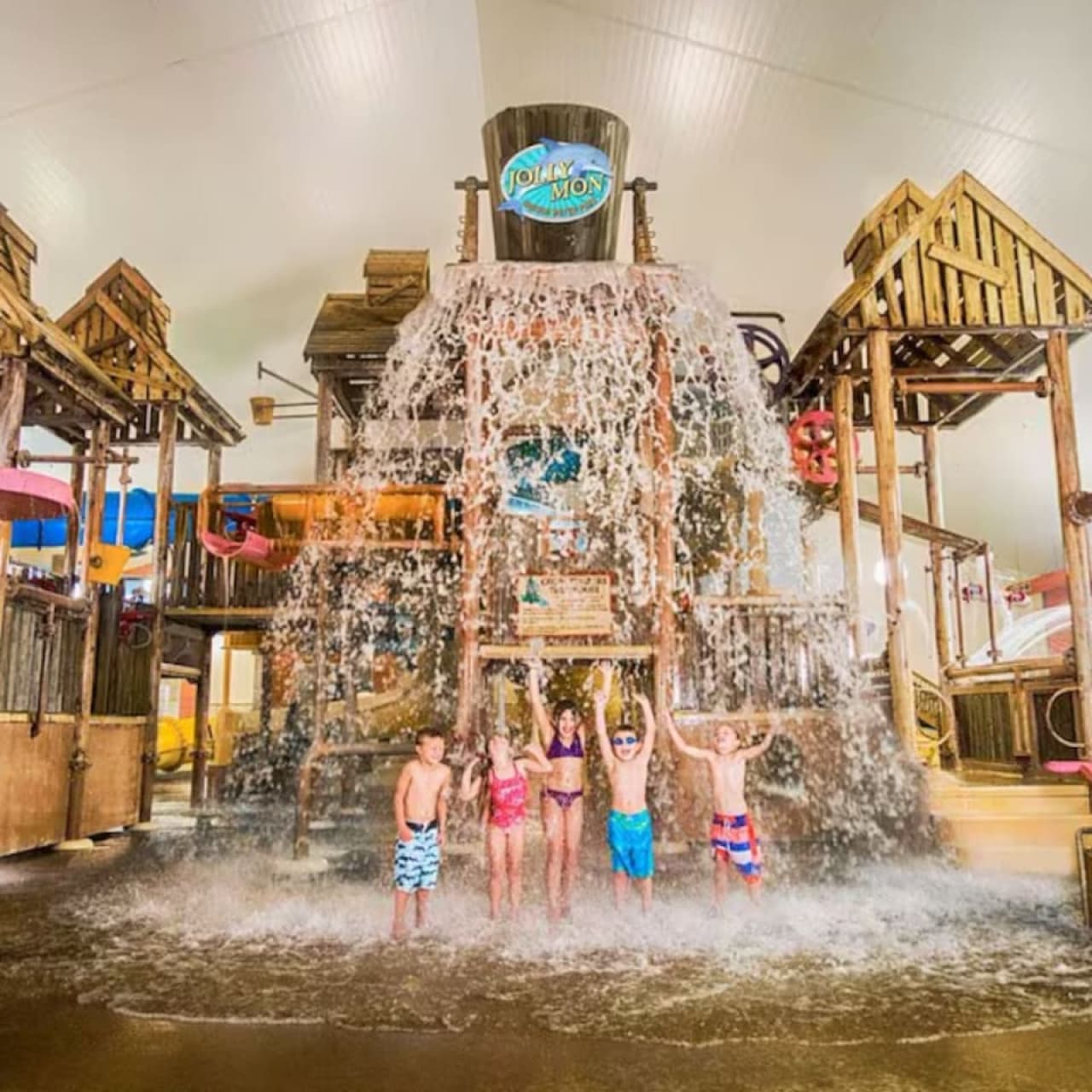 Make a splash with easy access to indoor water parks and family-friendly attractions at Lake of the Ozarks.