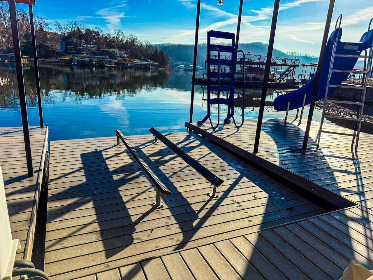 Soak up the sun on the private lakefront dock, perfect for swimming, fishing, and relaxing by the water.
Ideal for lake vacations and boating getaways, this waterfront Airbnb offers unbeatable views and direct lake access.