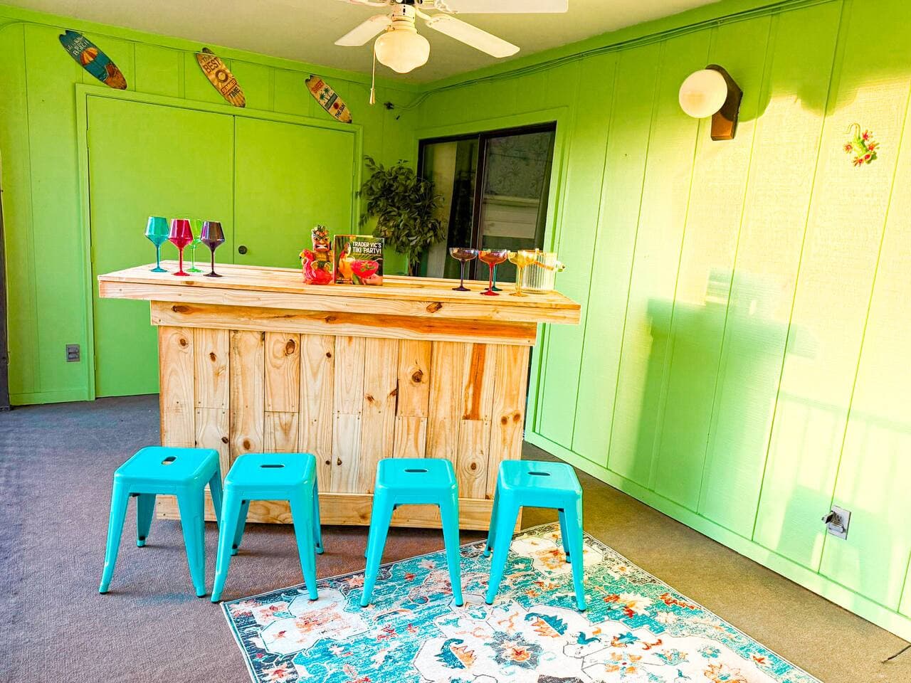 Your fully-equipped outdoor bar for unforgettable gatherings.