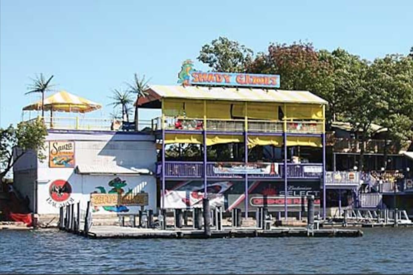 Minutes from the famous Shady Gators Entertainment Complex