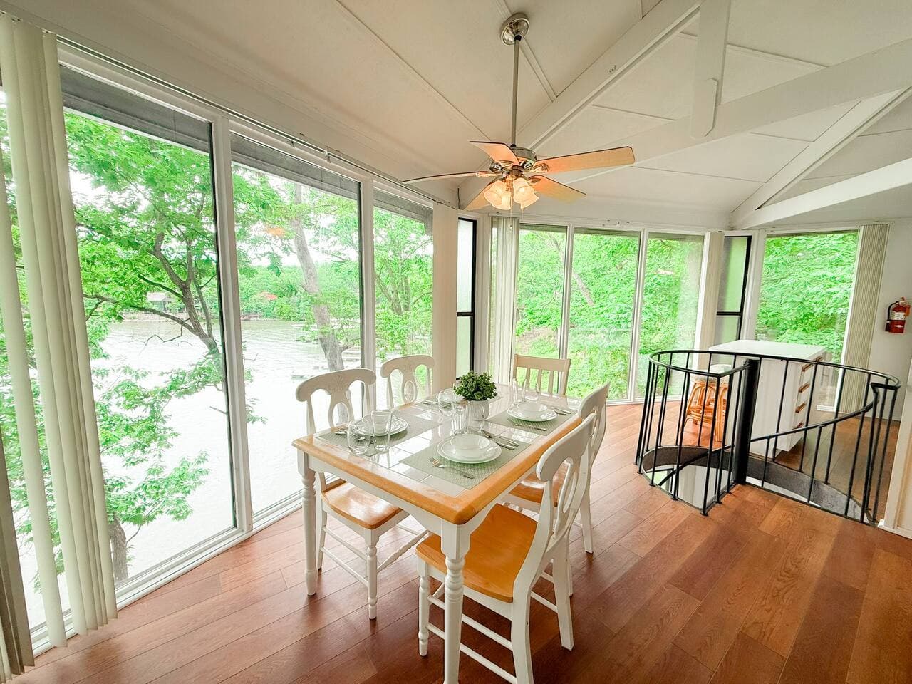 Bringing the outdoors in! Our dining area offers a seamless connection to nature, making every meal a refreshing experience.