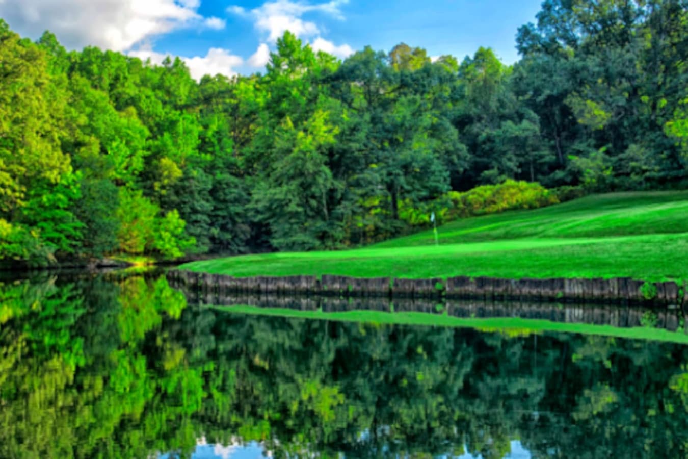 Tee off your perfect vacation! As a guest of The Estates at Margaritaville, you'll have access to fantastic amenities including The Oaks Golf Course, just minutes away.