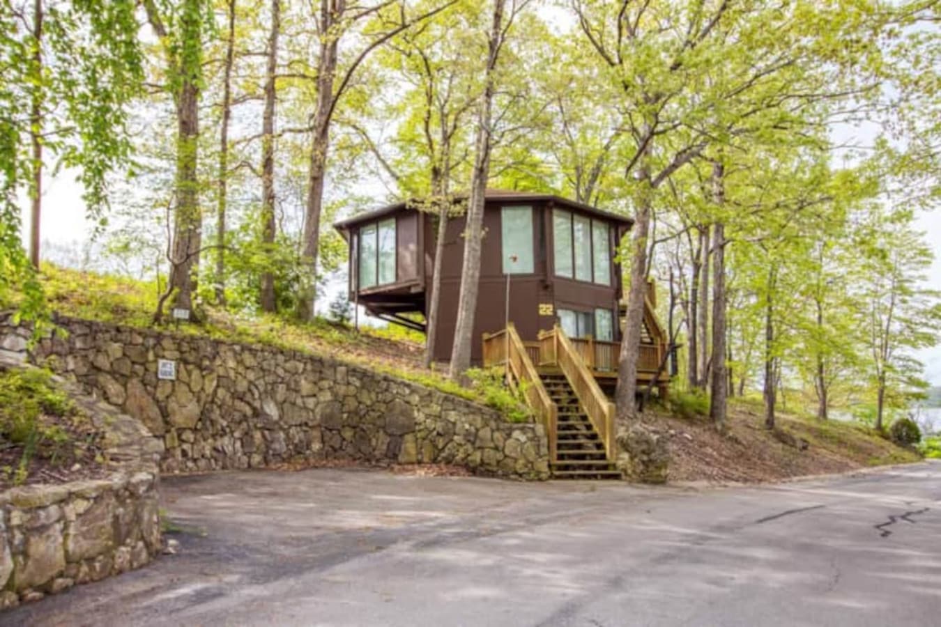 Your comfortable retreat at Treetop Village awaits, conveniently located within the Four Seasons Area and offering easy access to pools, pickleball, and more.
