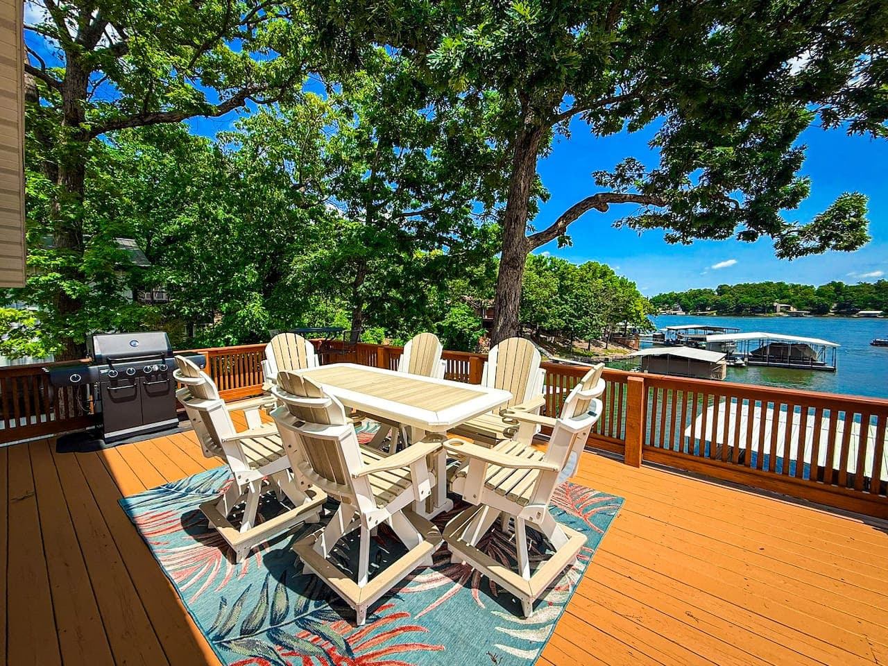 You’re officially invited to an unforgettable lakeside barbeque with friends and family! So grab a seat in the main deck, pile up your plate, and let’s turn up the fun!