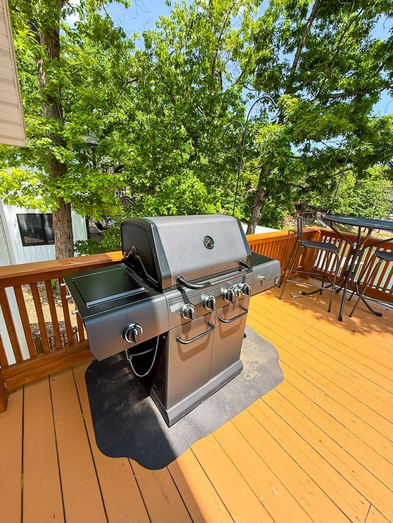 Fire up the grill and bring your appetite. Equipped with four main burners and an additional side burner, it offers precision control for grilling everything from juicy burgers to perfectly seared steaks.