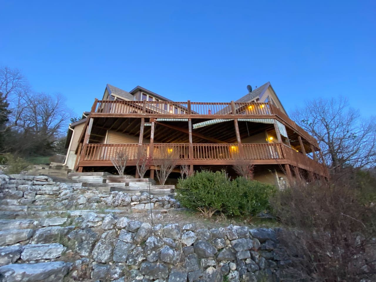 Four levels of living spaces and 3 private deck levels provide ample space to take in the beauty of the lake and nature.