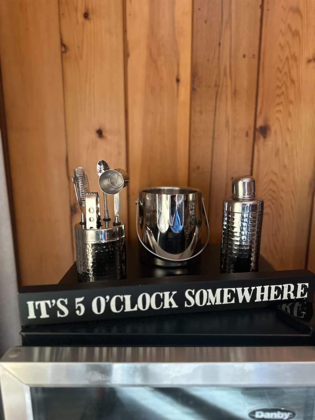 It's always 5 o'clock somewhere—mix up your favorite drinks at the bar.