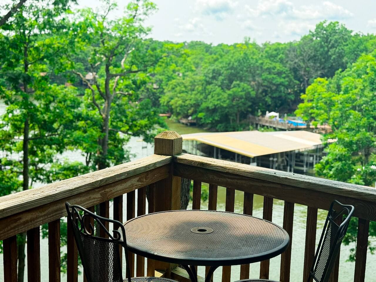 Lake views. Forest vibes. Pure peace.