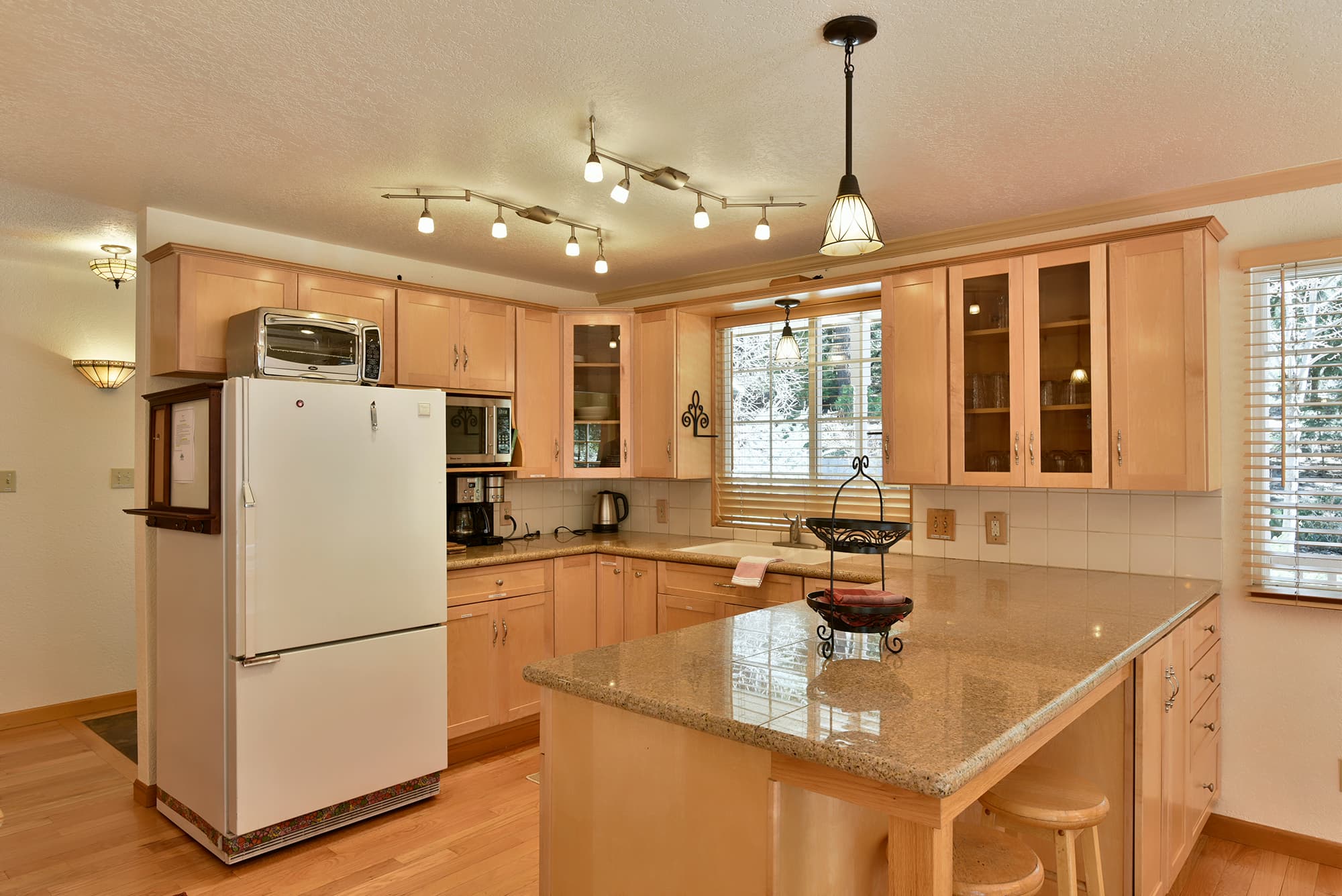 Updated full kitchen