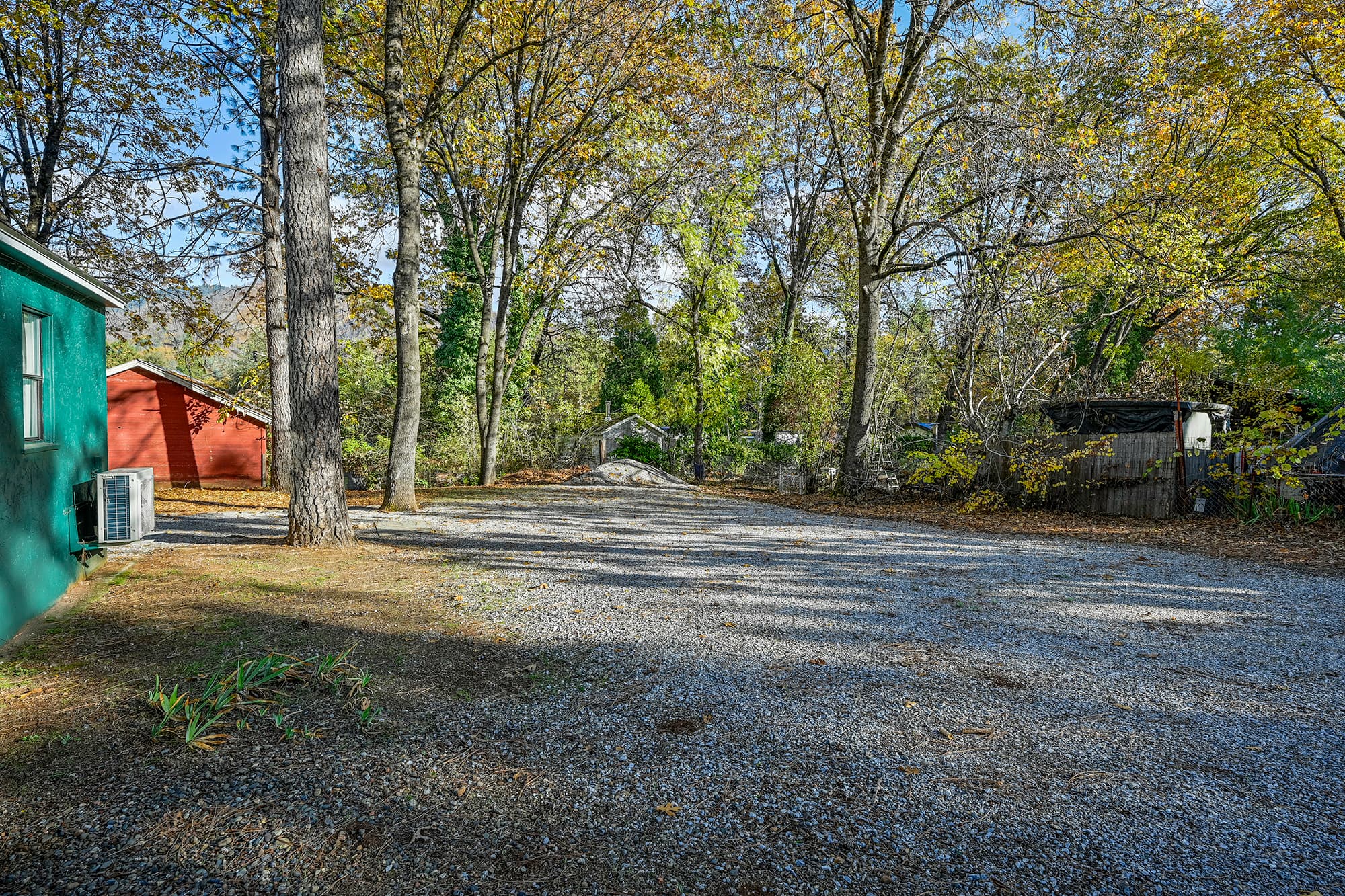 Double Lot, Lots of parking