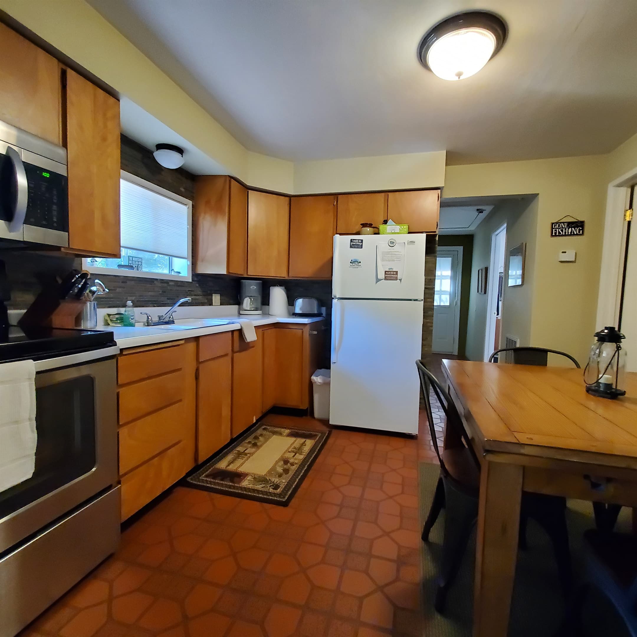 Full kitchen