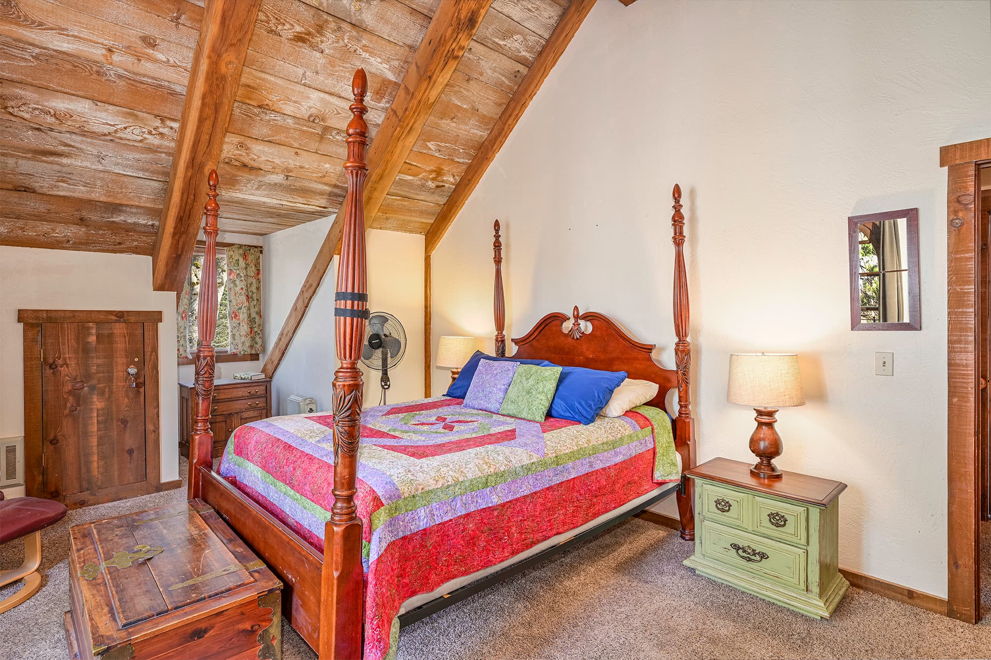 Upstairs King Bedroom