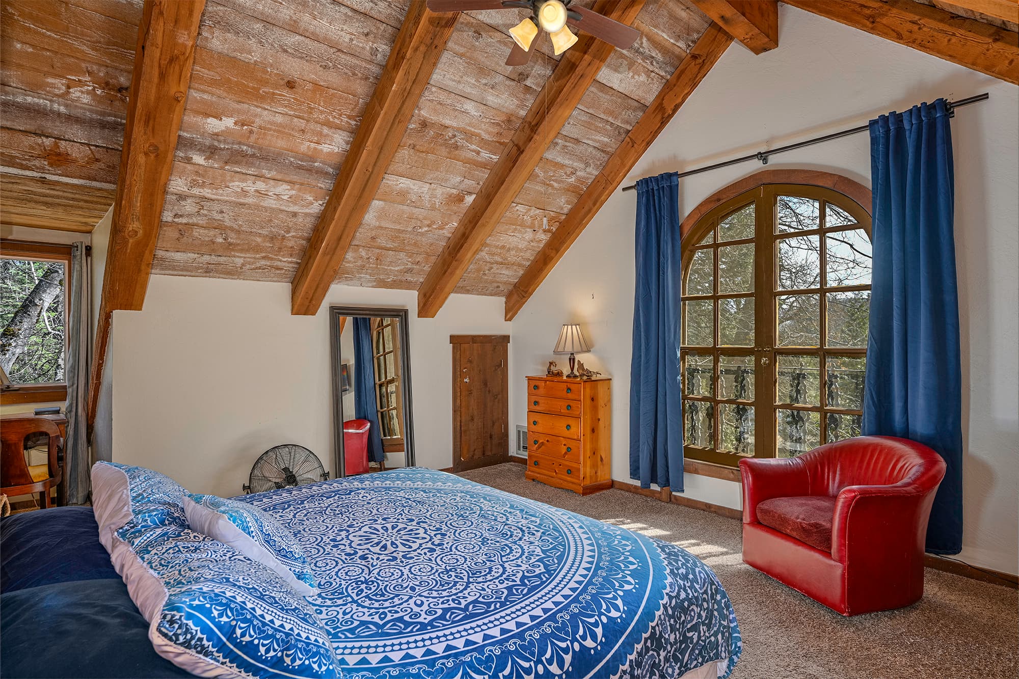 Upstairs Queen Bedroom