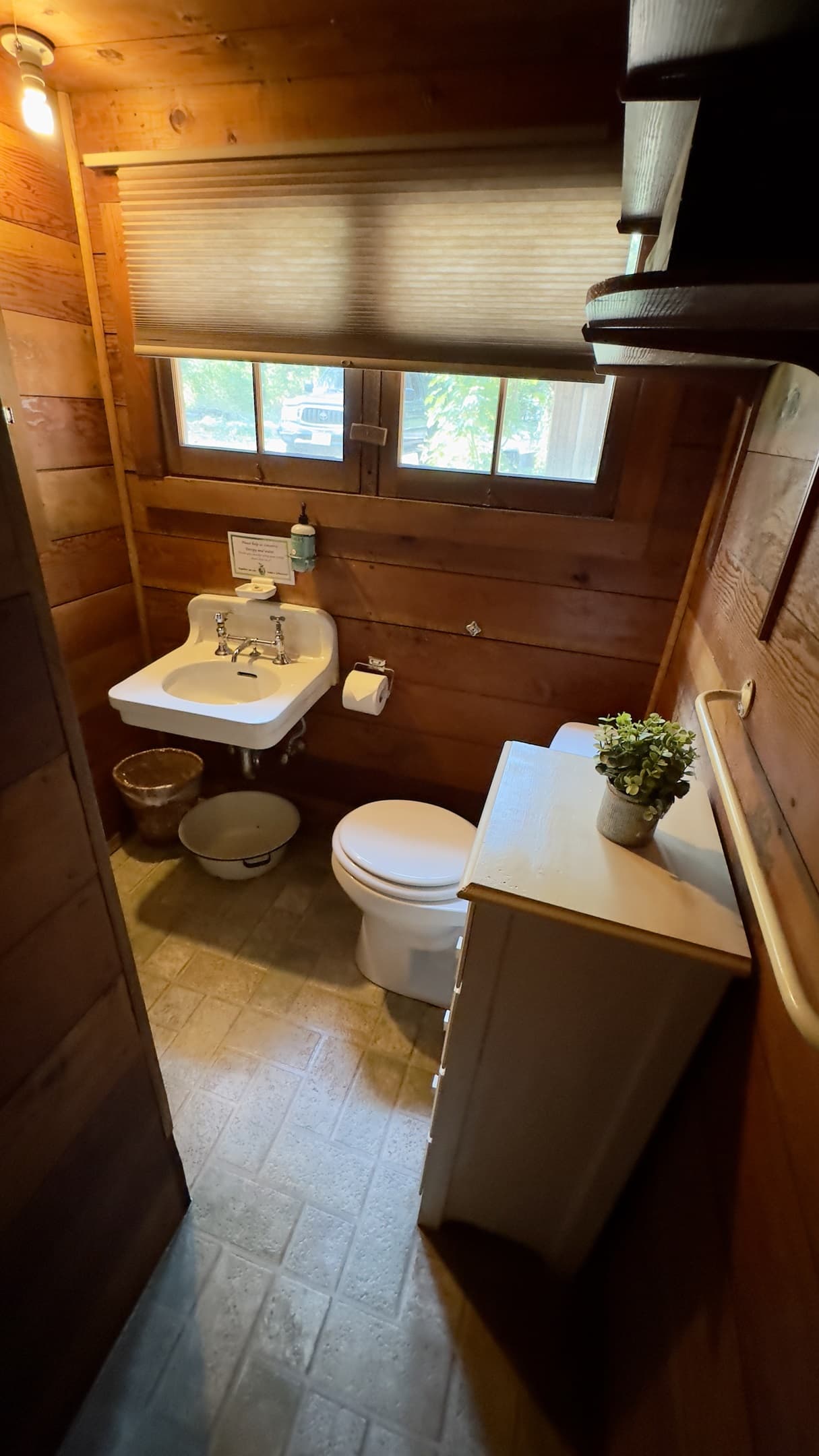 Upper Sac Bathroom 