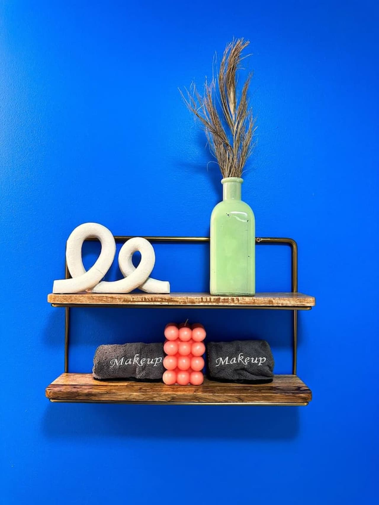 Stylish and functional – thoughtful decor to complement your luxurious stay.