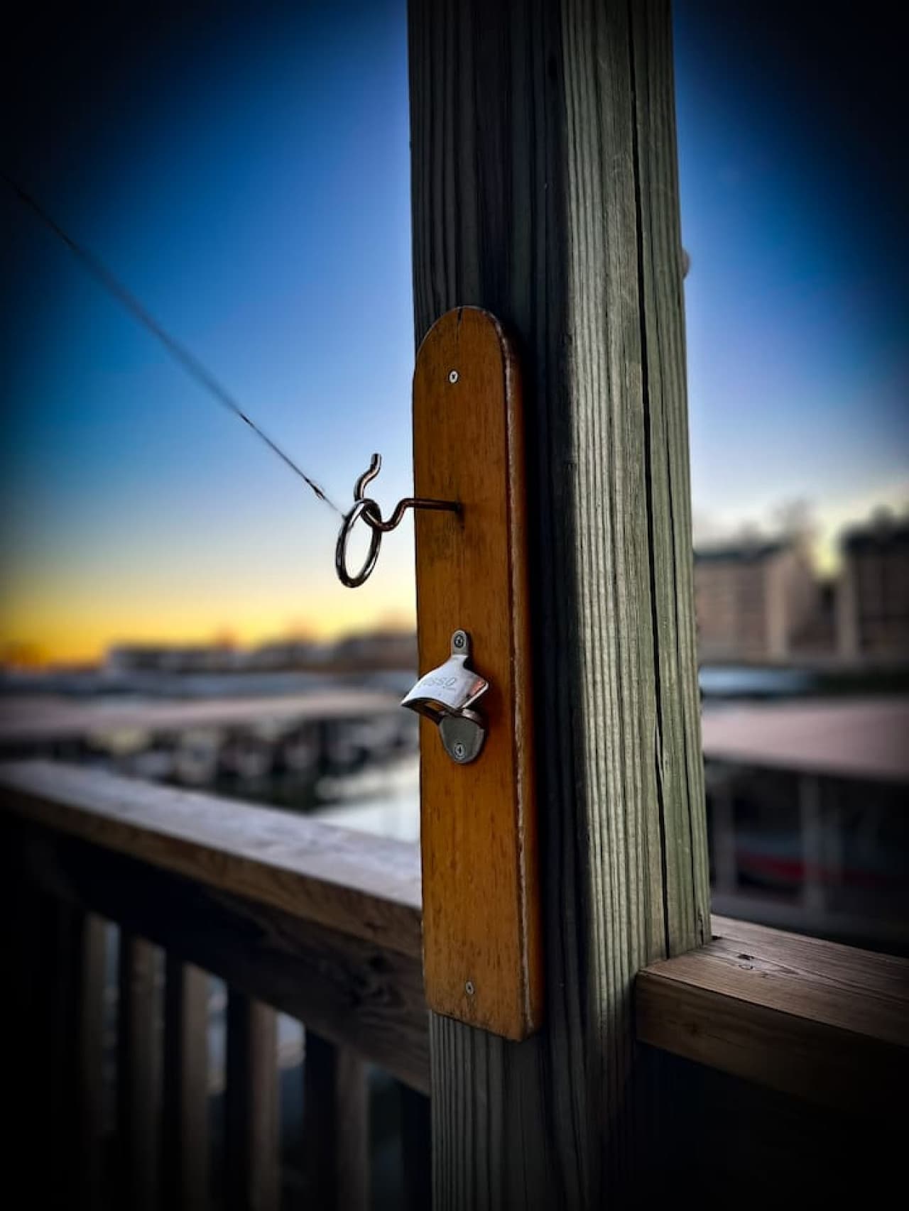Convenient bottle opener on the balcony—perfect for opening drinks as you soak in the lakeside breeze.