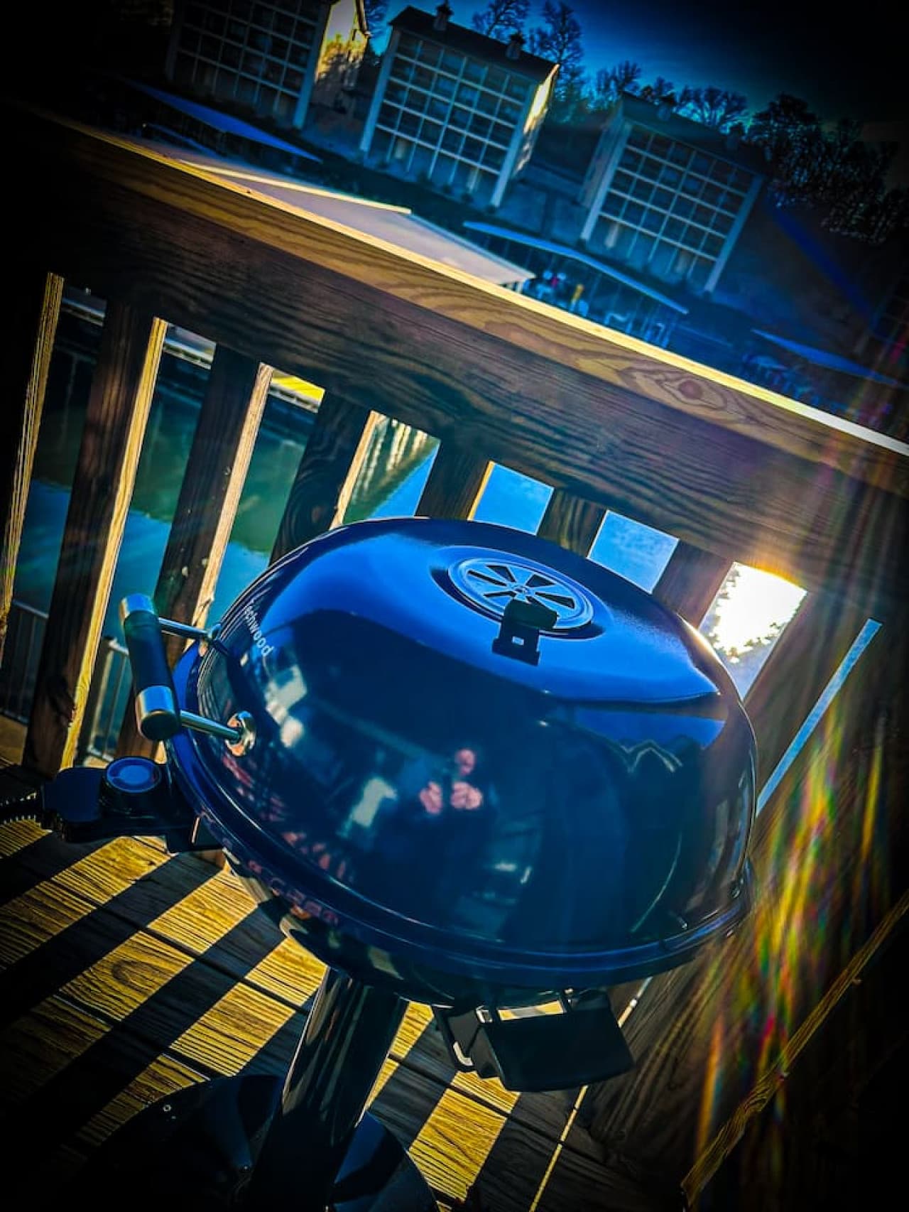 Fire up the grill on the private balcony and enjoy lakeside dining with serene views.