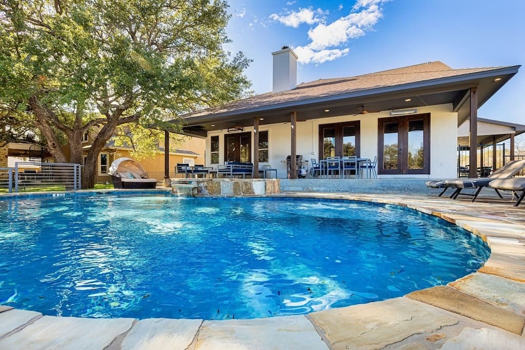Refreshing pool and hot tub4 bedroom - 4.5 bathrooms