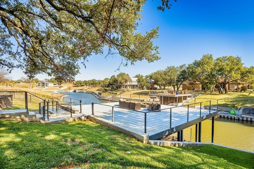Upper deck with plenty of space for lounging or playing cornhole
