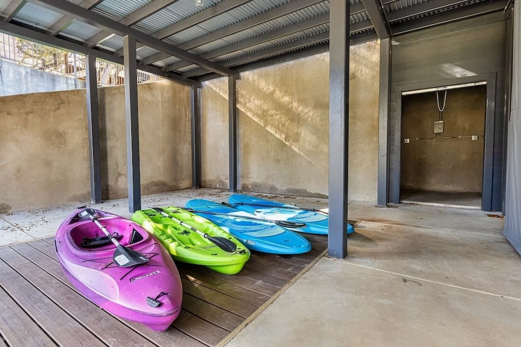2 kayaks and 2 paddleboards available for use.