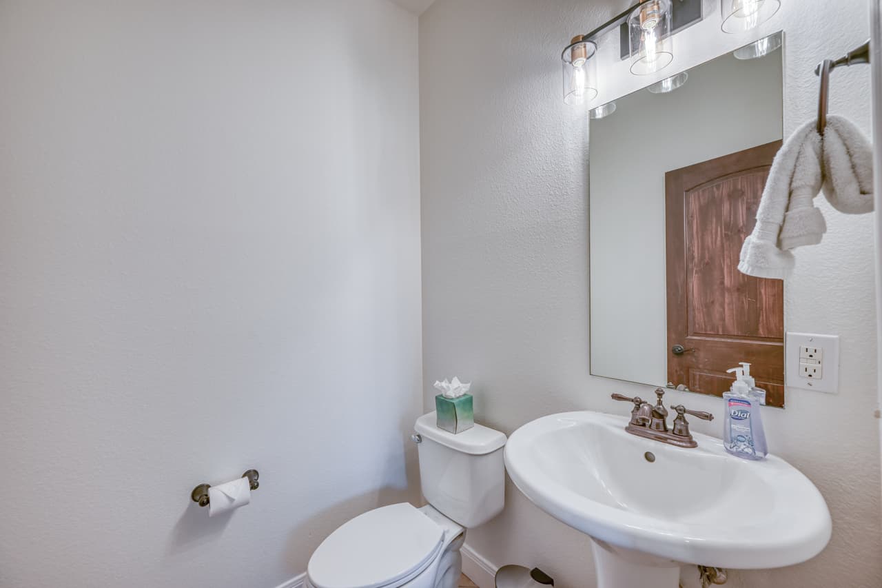 Bathroom 5 - 1/2 bath