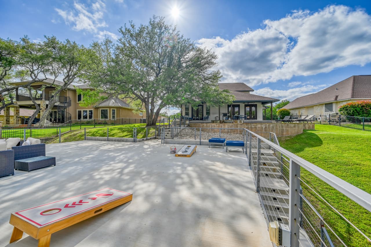 Corn hole